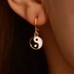 NEW Gold and Black Yin Yang Dangle Earrings